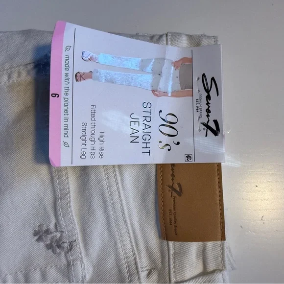 Seven7 90s straight jean. Cream with stylish Floral Embroidery - Picture 5 of 6